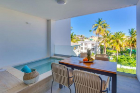 Luxury Brand new Apartment with private picuzzi Pool Garden A304